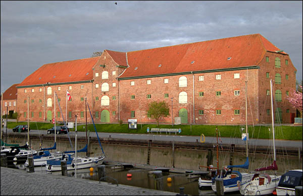 Tönning, altes Packhaus. © 2010 Juergen Kullmann