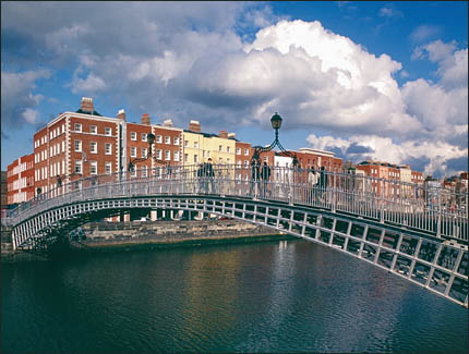 Dublin, Half Penny Bridge, © 1996 Jürgen Kullmann
