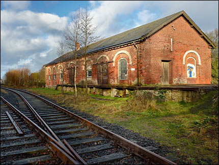 Alter Güterschuppen am Bahnhof von Tönning, © 2012 Jürgen Kullmann