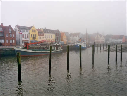 Husum im Nebel, © Hildegard Vogt-Kullmann