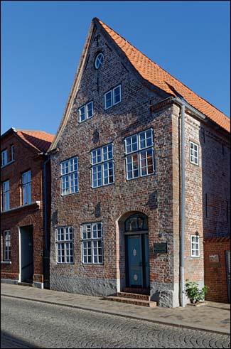 Nächstes Bild Husum, Wohnhaus Storm Süderstraße, © 2022 Juergen Kullmann