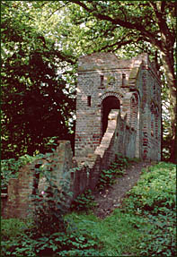 Ruine Hochdorfer Garten, © 2006 Juergen Kullmann