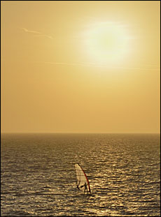 Windsurfer vor Vollerwiek, © 2011 Jürgen Kullmann