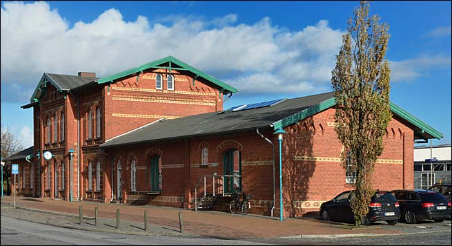 Bahnhof Bredtstedt, © 2013 Juergen Kullmann