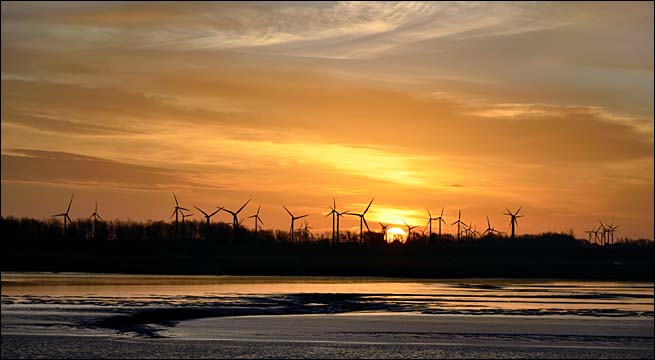 Sonnenaufgang über der Eider, © 2014 Juergen Kullmann